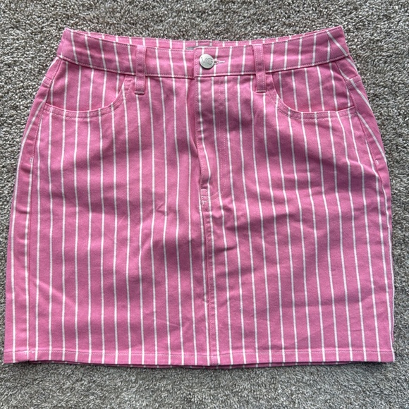 Pink striped miniskirt - Picture 1 of 3